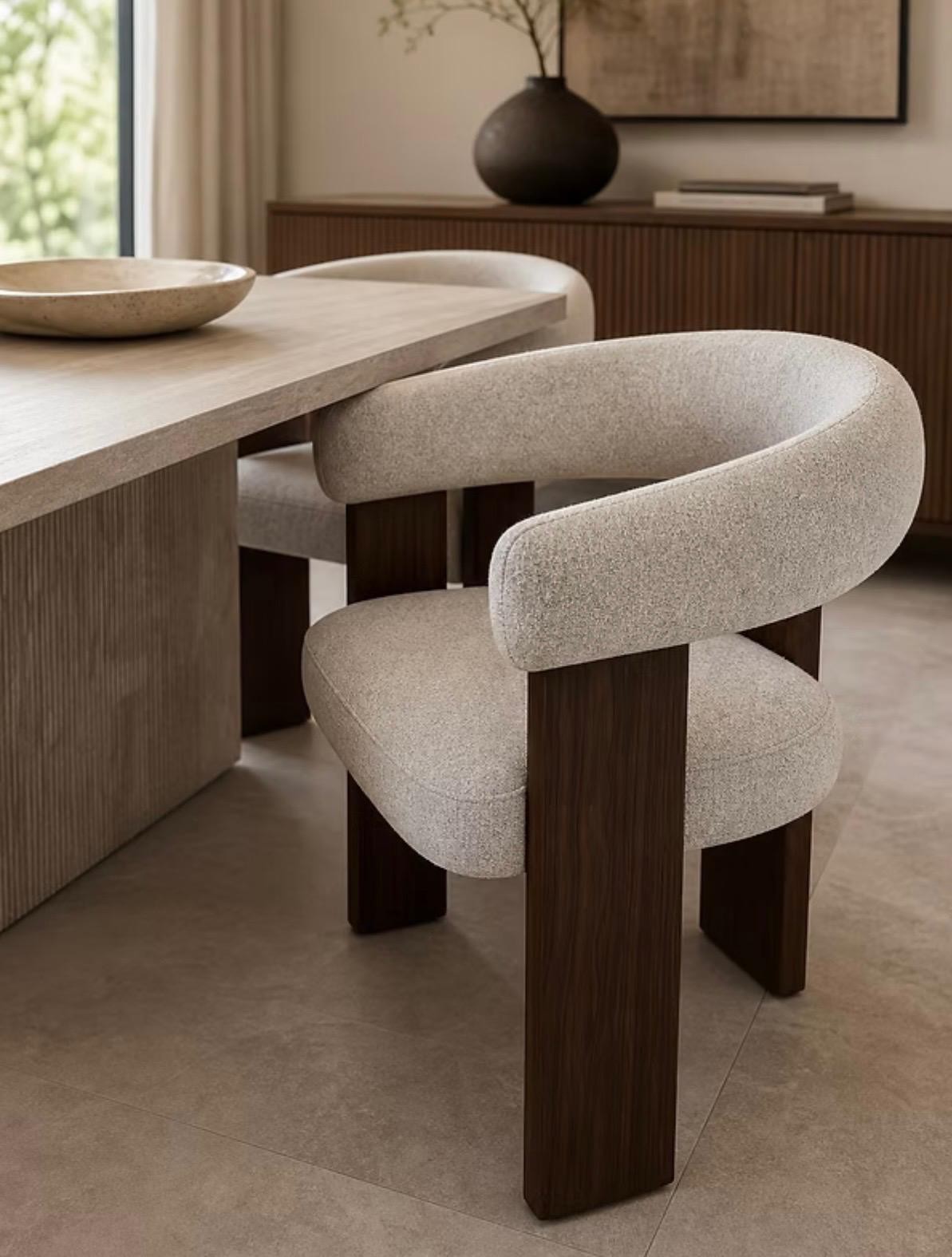 Chaise en bois clair