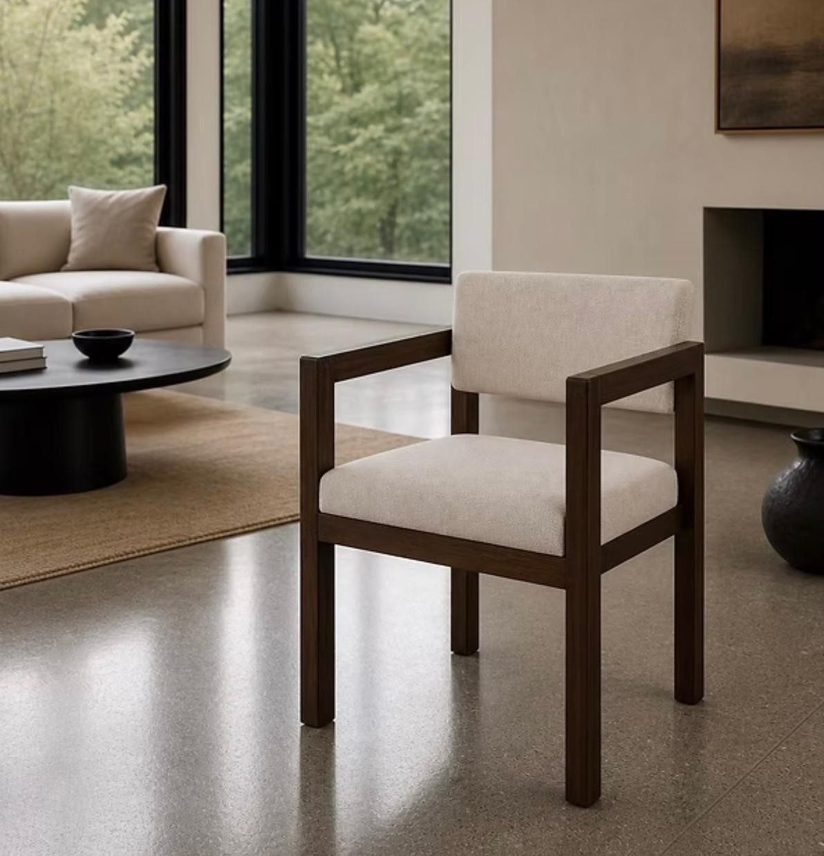 Chaise en bois massif